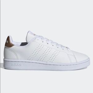 Adidas Advantage White w/ copper trim NWT Size US 10